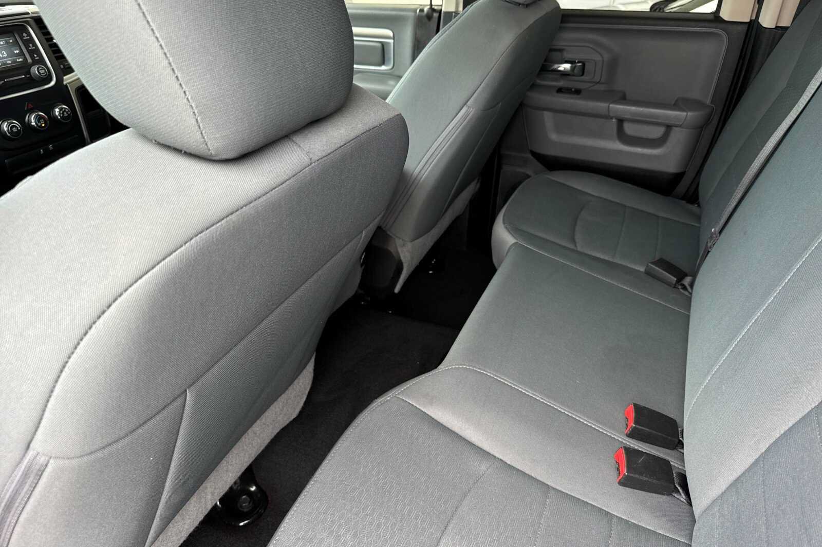 Used 2018 RAM 1500 Classic SLT RWD image 12
