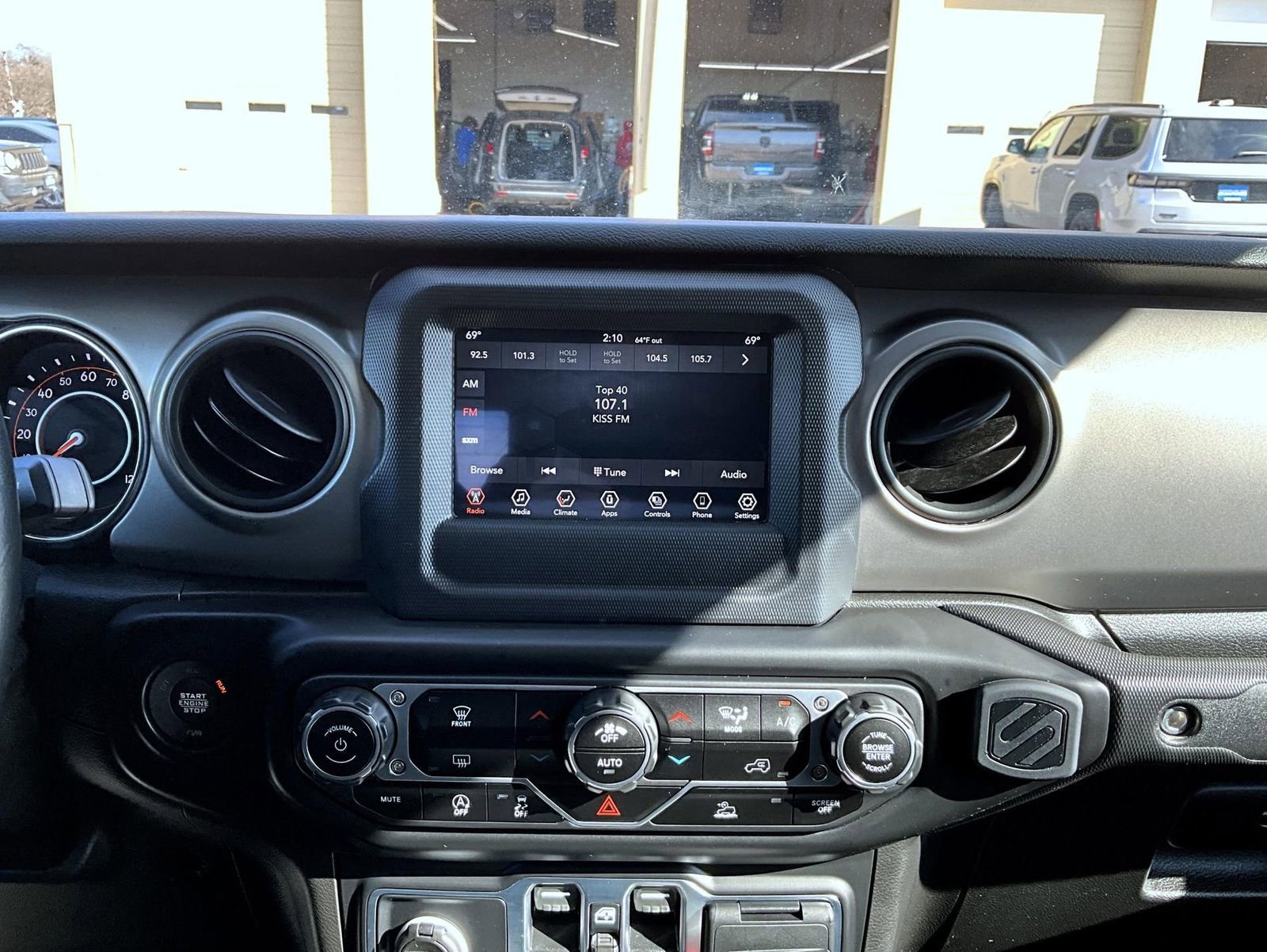 Certified 2021 Jeep Gladiator Mojave AWD/4WD image 13