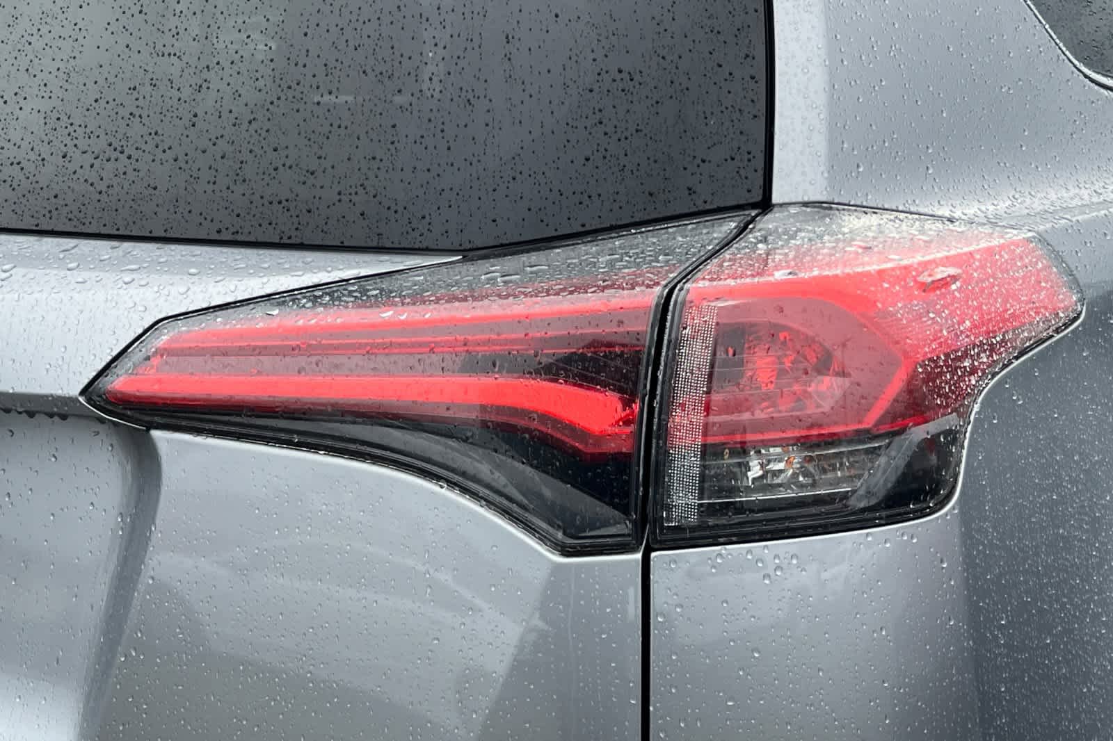 Used 2017 Toyota RAV4 LE FWD image 18