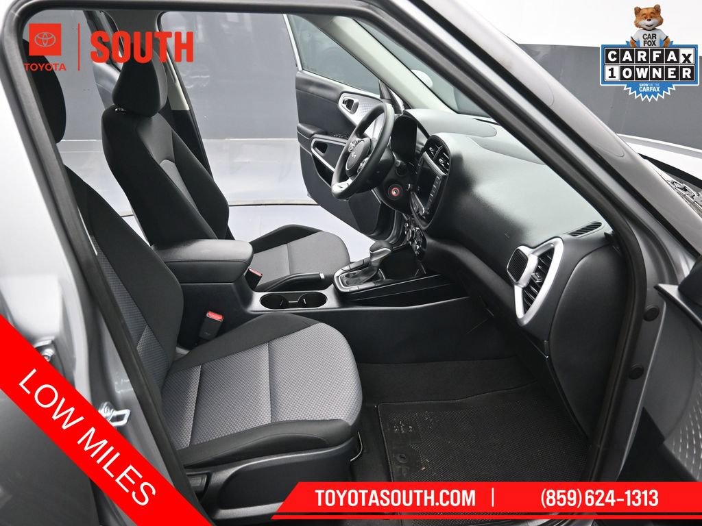 Used 2025 Kia Soul LX w/ LX Technology Package FWD image 27