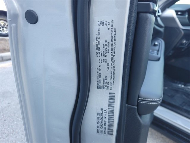 New 2025 Jeep Grand Cherokee Altitude image 21