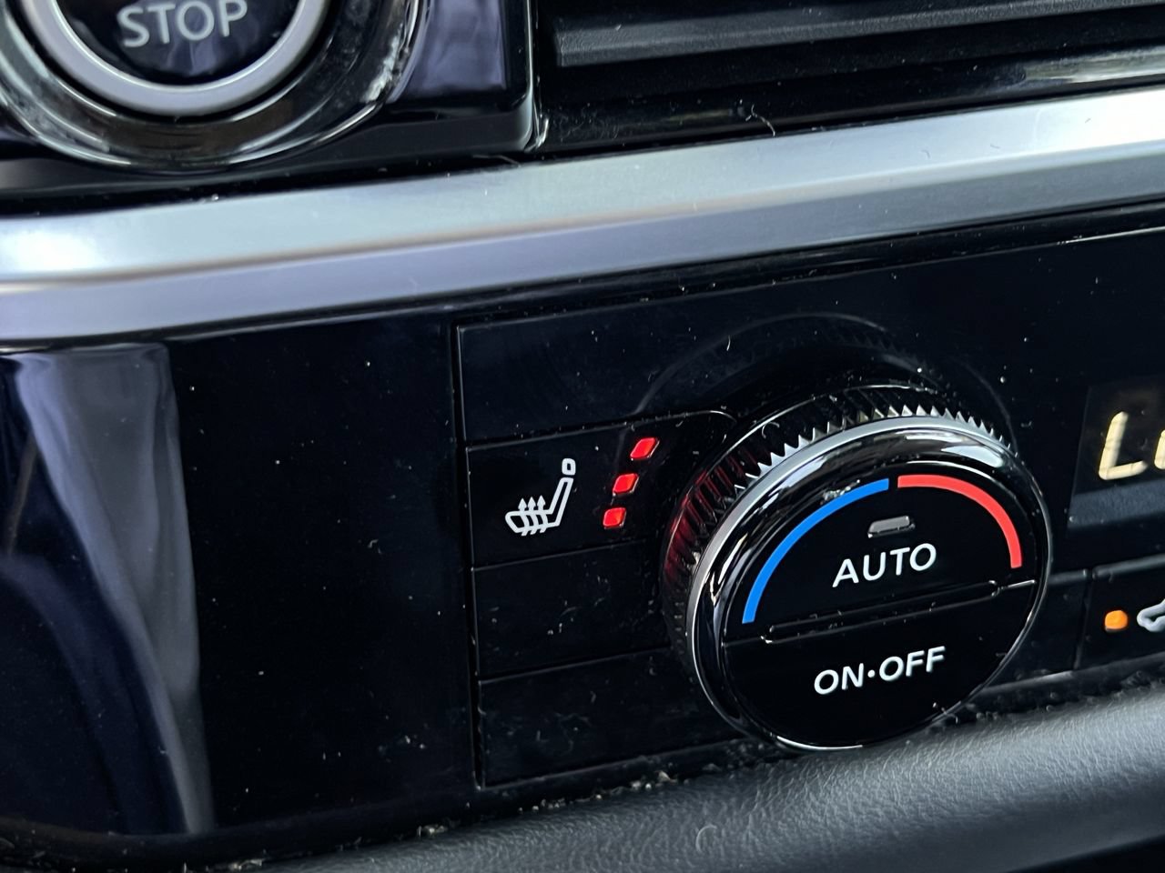 Used 2022 Nissan Pathfinder SV FWD image 21