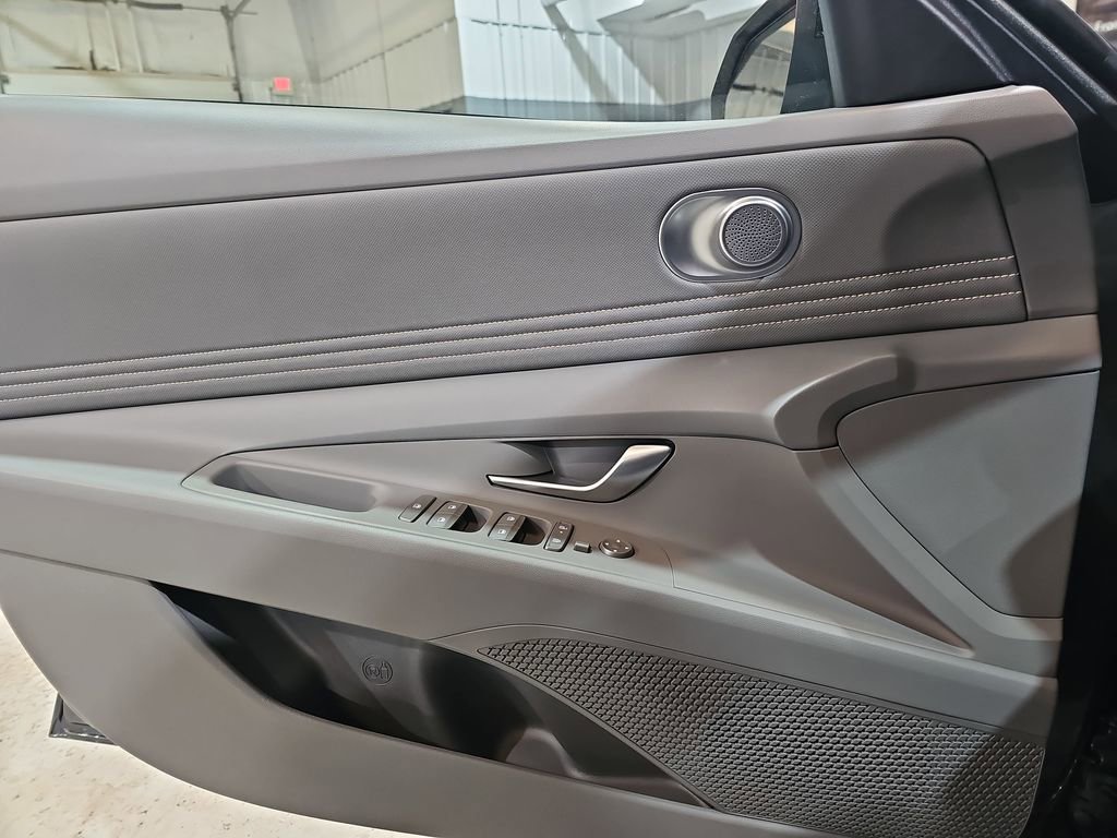 New 2026 Hyundai Elantra Sport image 25