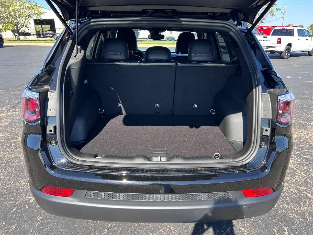 New 2026 Jeep Compass Latitude image 5