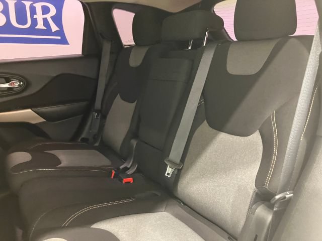 Used 2017 Jeep Cherokee Sport w/ Trailer Tow Group AWD/4WD image 30