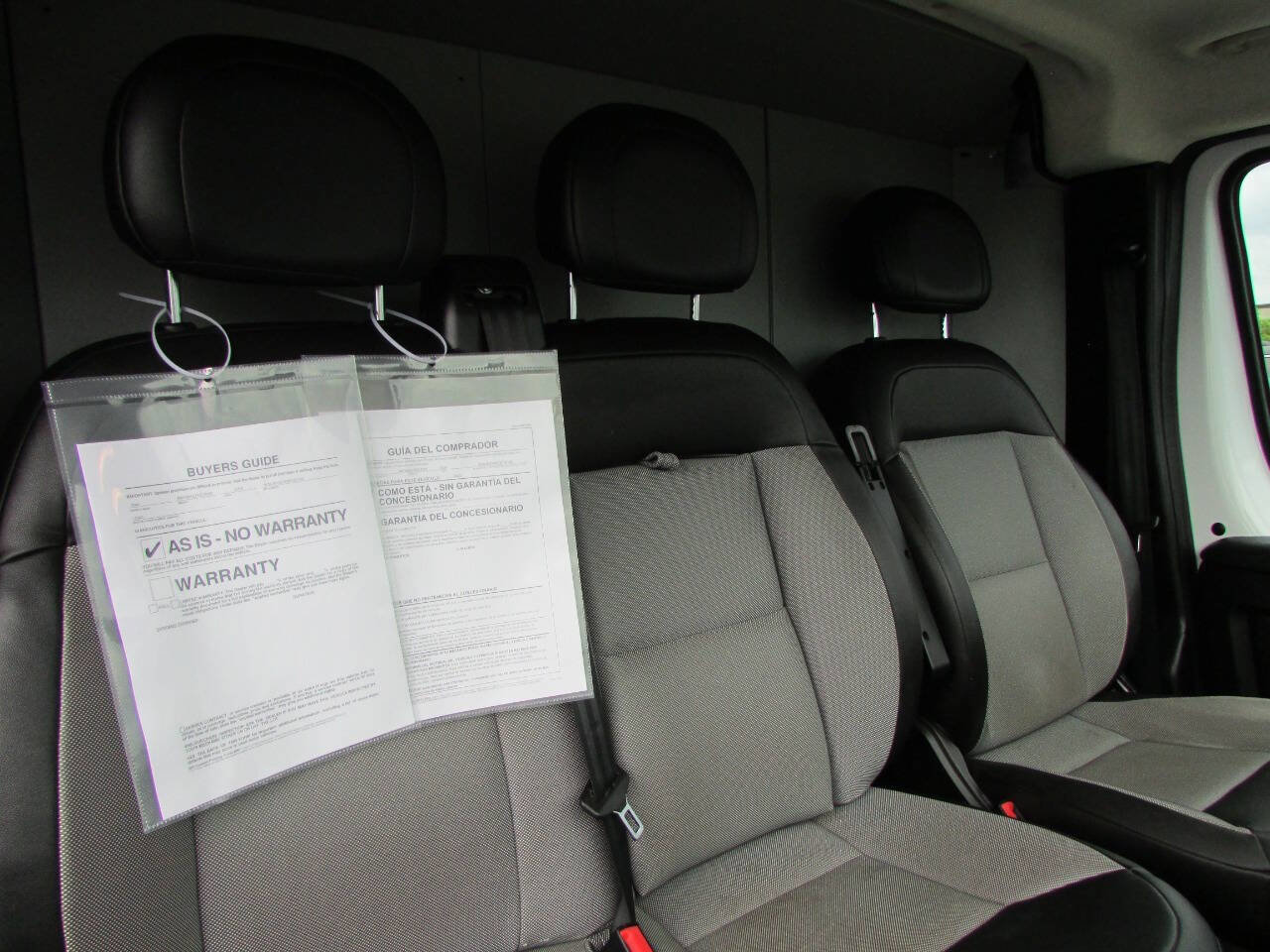 Used 2024 RAM ProMaster 2500 w/ Convenience Group FWD image 16