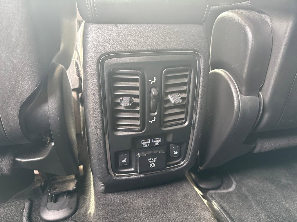 Used 2015 Dodge Durango Limited w/ Nav & Power Liftgate Group image 29