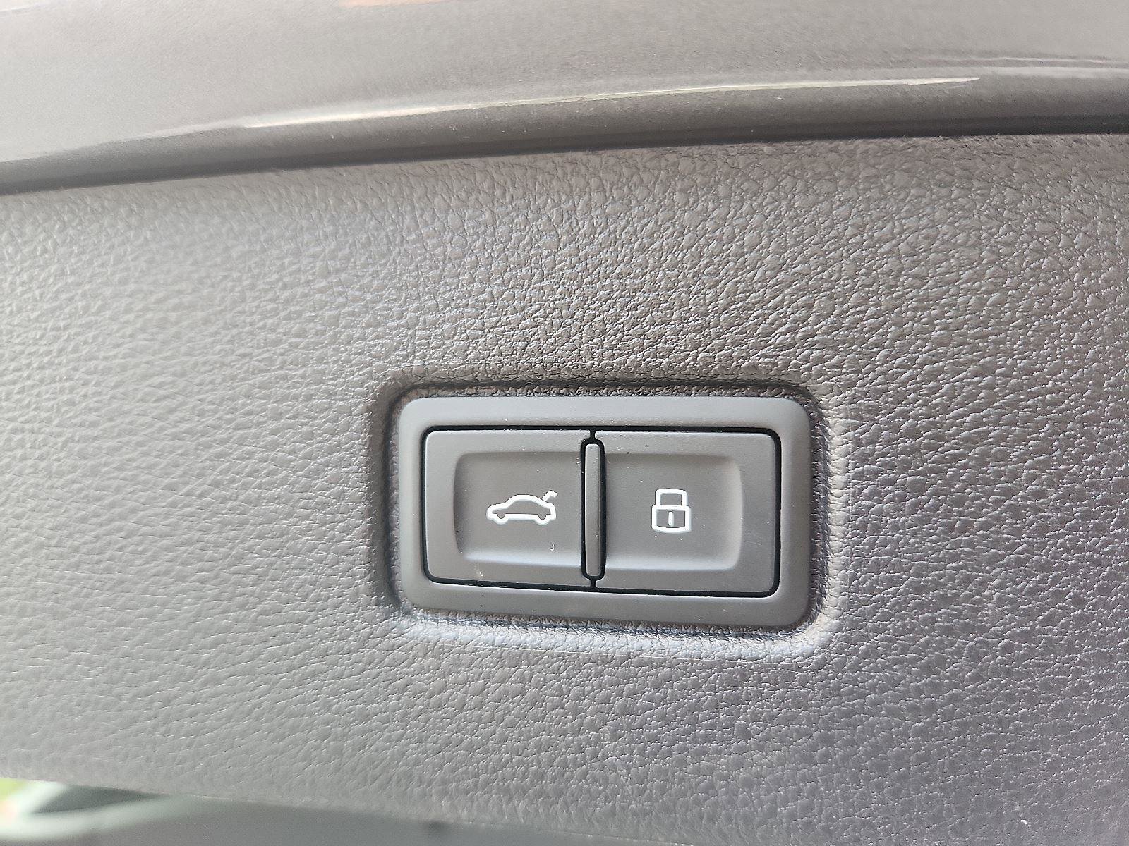 Used 2021 Audi Q7 3.0T Prestige w/ Prestige Package image 31