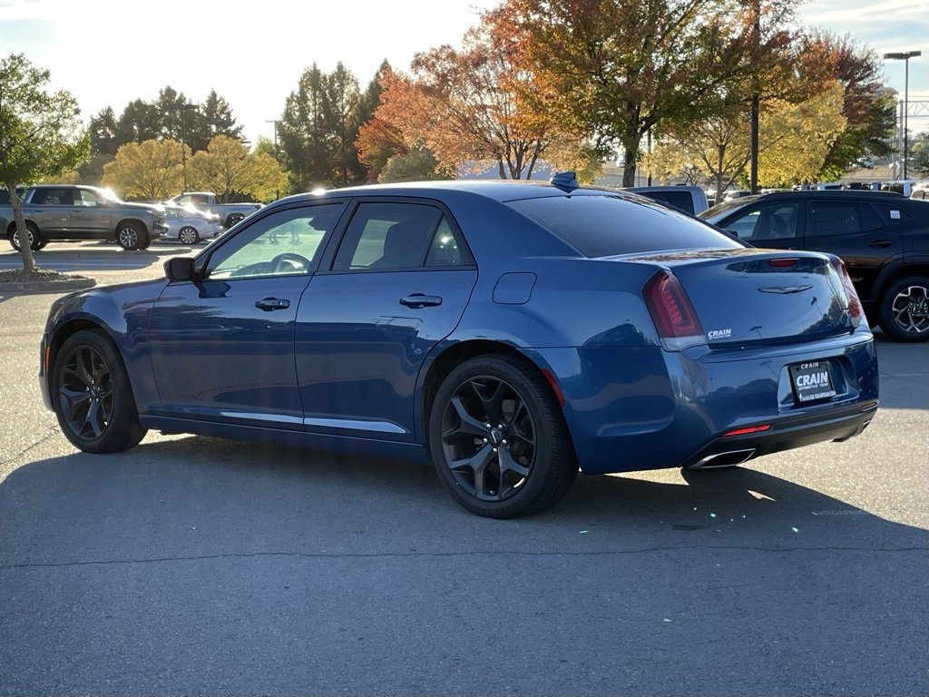 Used 2022 Chrysler 300 Touring w/ Sport Appearance Package image 5