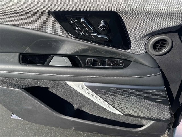 New 2026 Cadillac Optiq Luxury 2 image 15