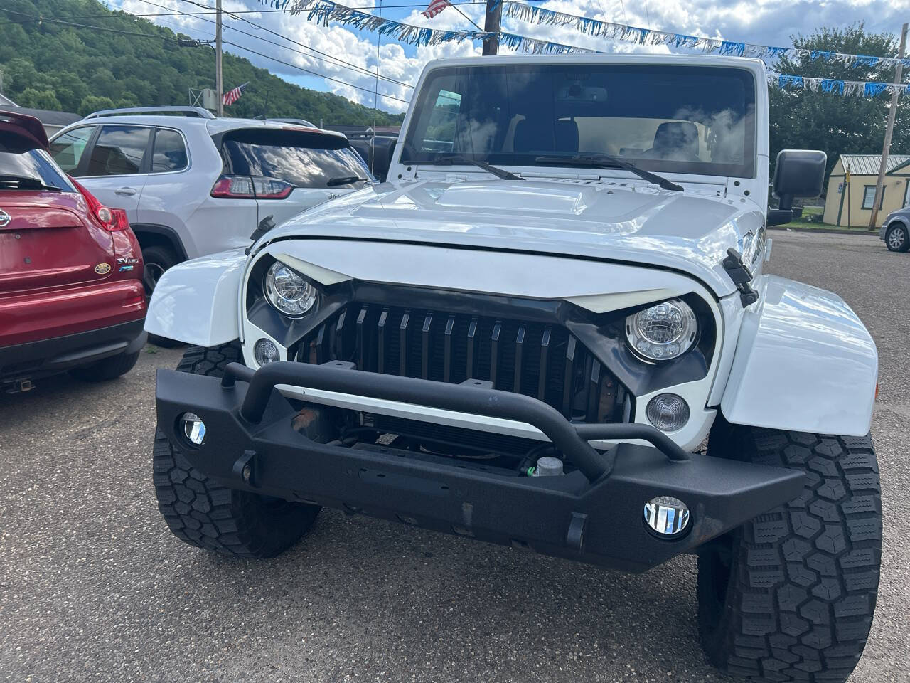 Used 2017 Jeep Wrangler Unlimited Sahara AWD/4WD image 2