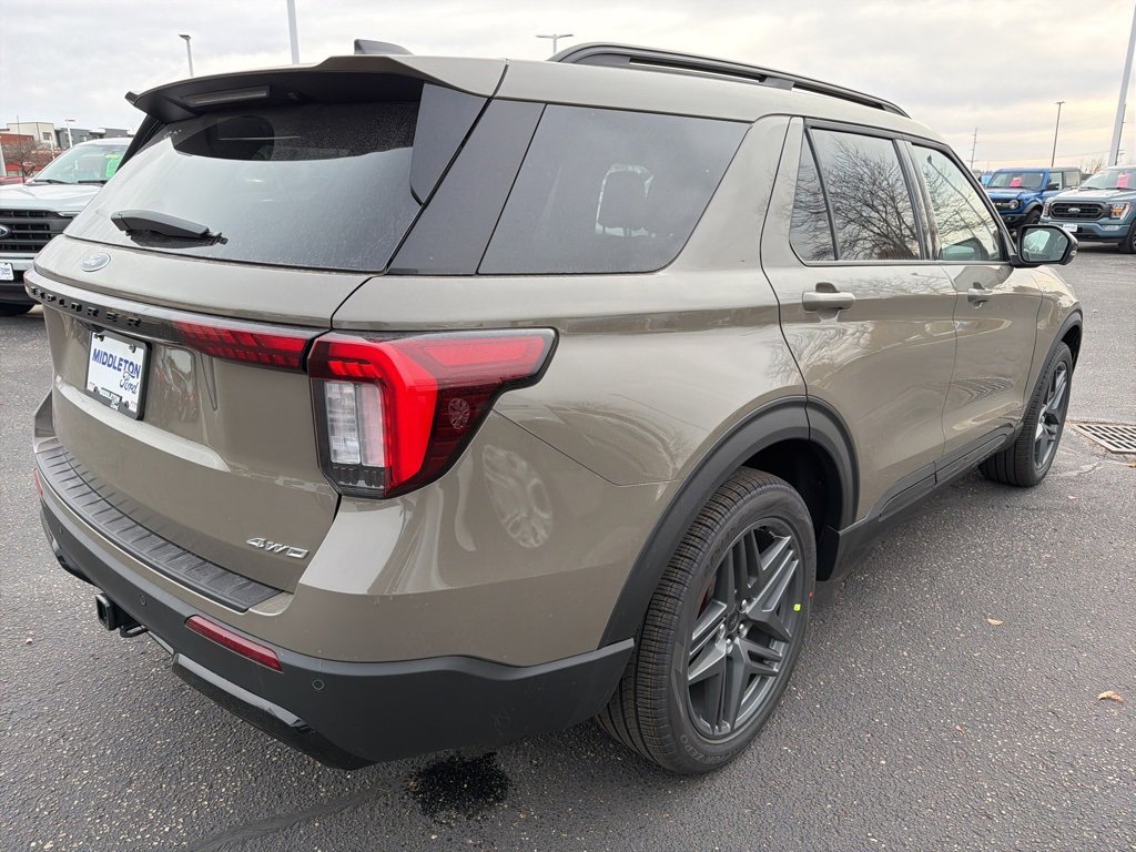 New 2026 Ford Explorer ST-Line w/ ST-Line Street Pack image 17