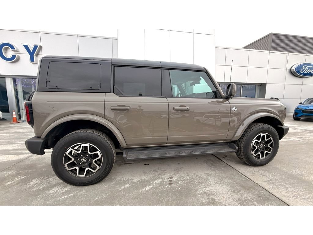Used 2025 Ford Bronco Outer Banks image 6
