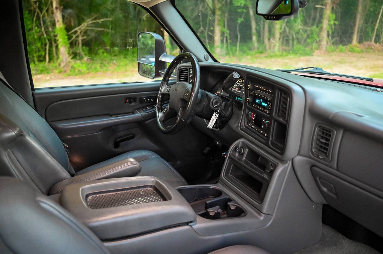 Used 2006 GMC Sierra 2500 SLT w/ Heavy-Duty Power Package AWD/4WD image 72