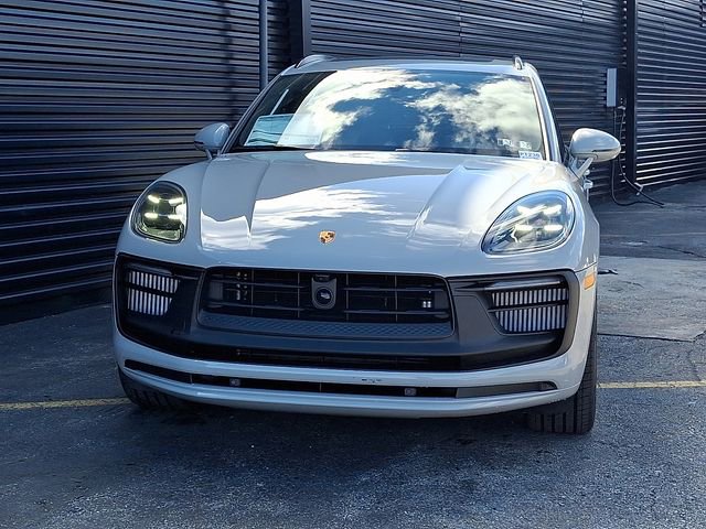 New 2026 Porsche Macan GTS image 10