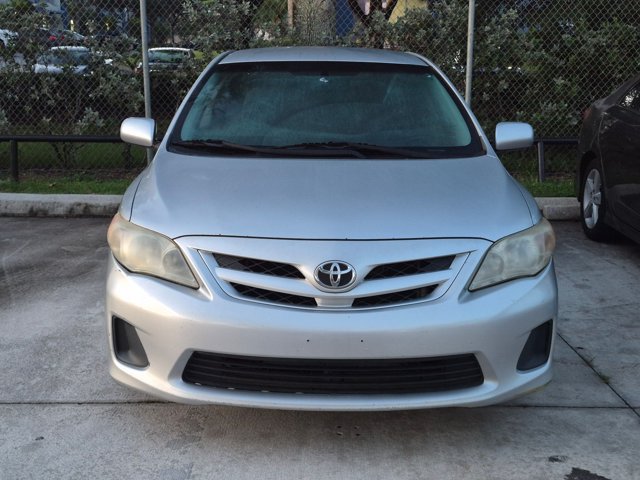Used 2011 Toyota Corolla LE FWD image 2