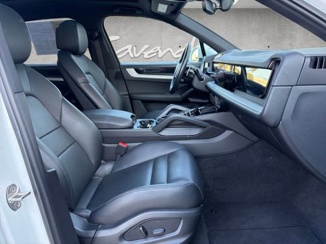 Used 2024 Porsche Cayenne AWD/4WD image 24