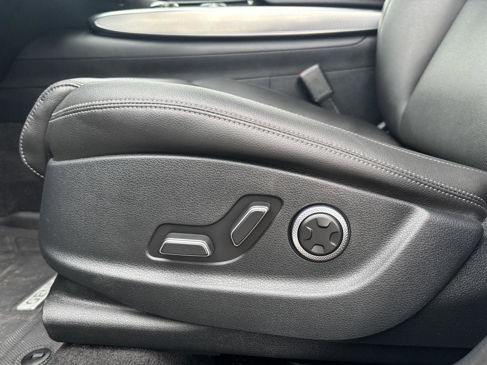 Used 2024 Genesis GV70 2.5T w/ Select Package image 14