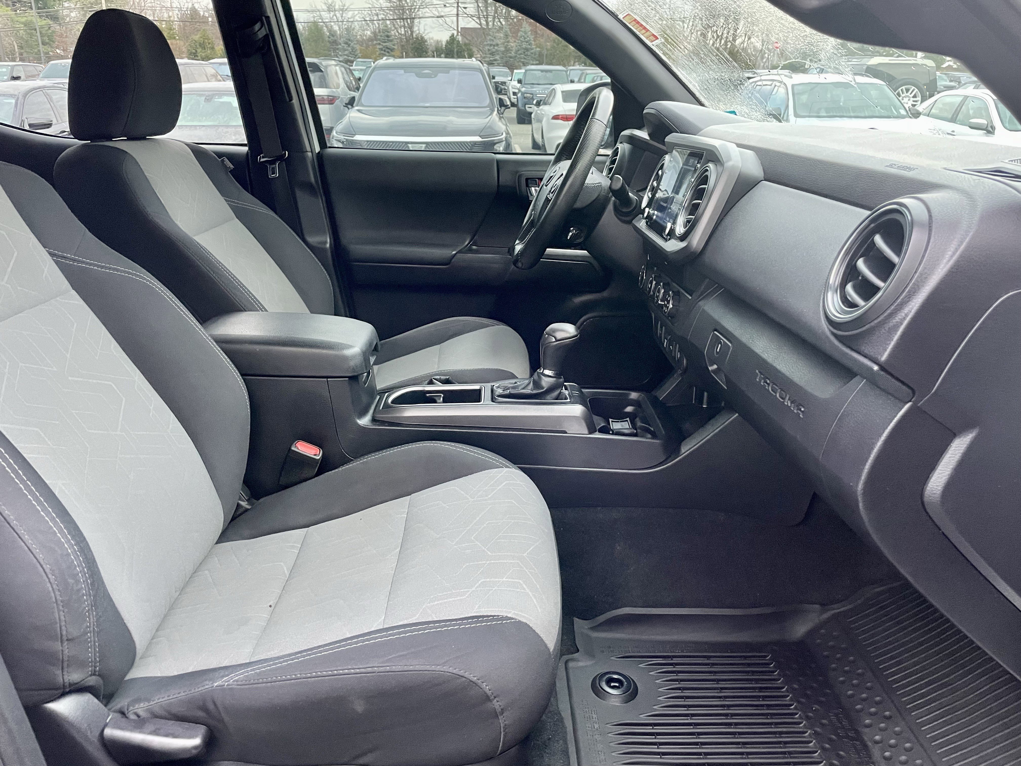 Used 2020 Toyota Tacoma TRD Off-Road image 15