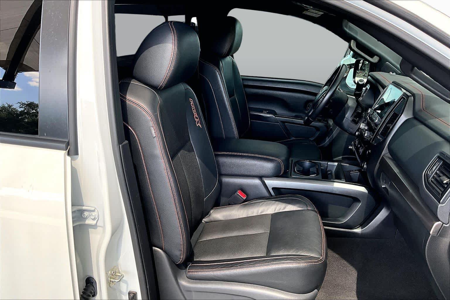 Used 2021 Nissan Titan PRO-4X w/ Pro-4x Convenience Package AWD/4WD image 9