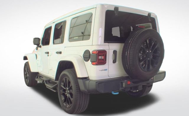 Used 2022 Jeep Wrangler Unlimited Sahara AWD/4WD image 11
