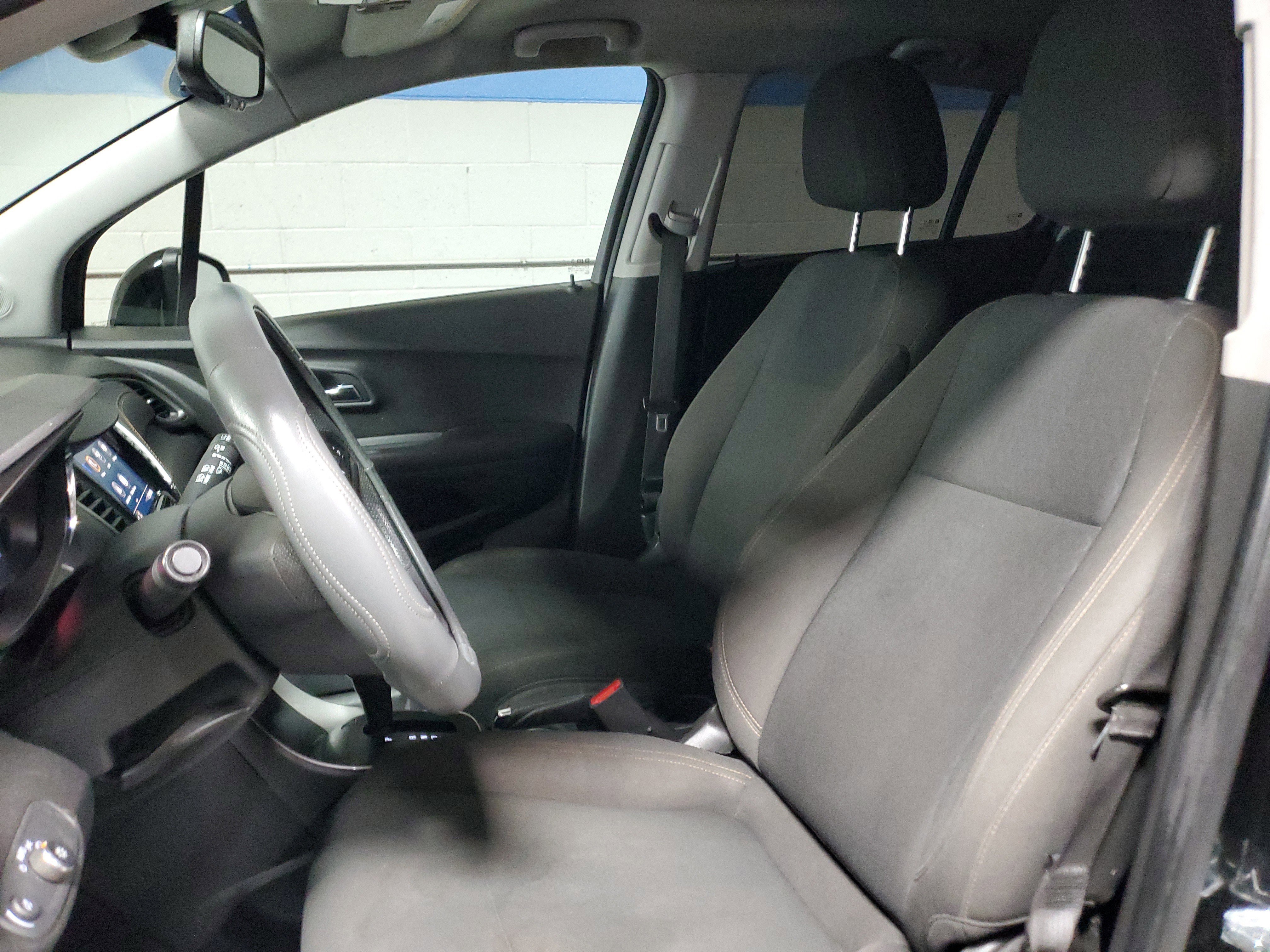 Used 2021 Chevrolet Trax LS image 16