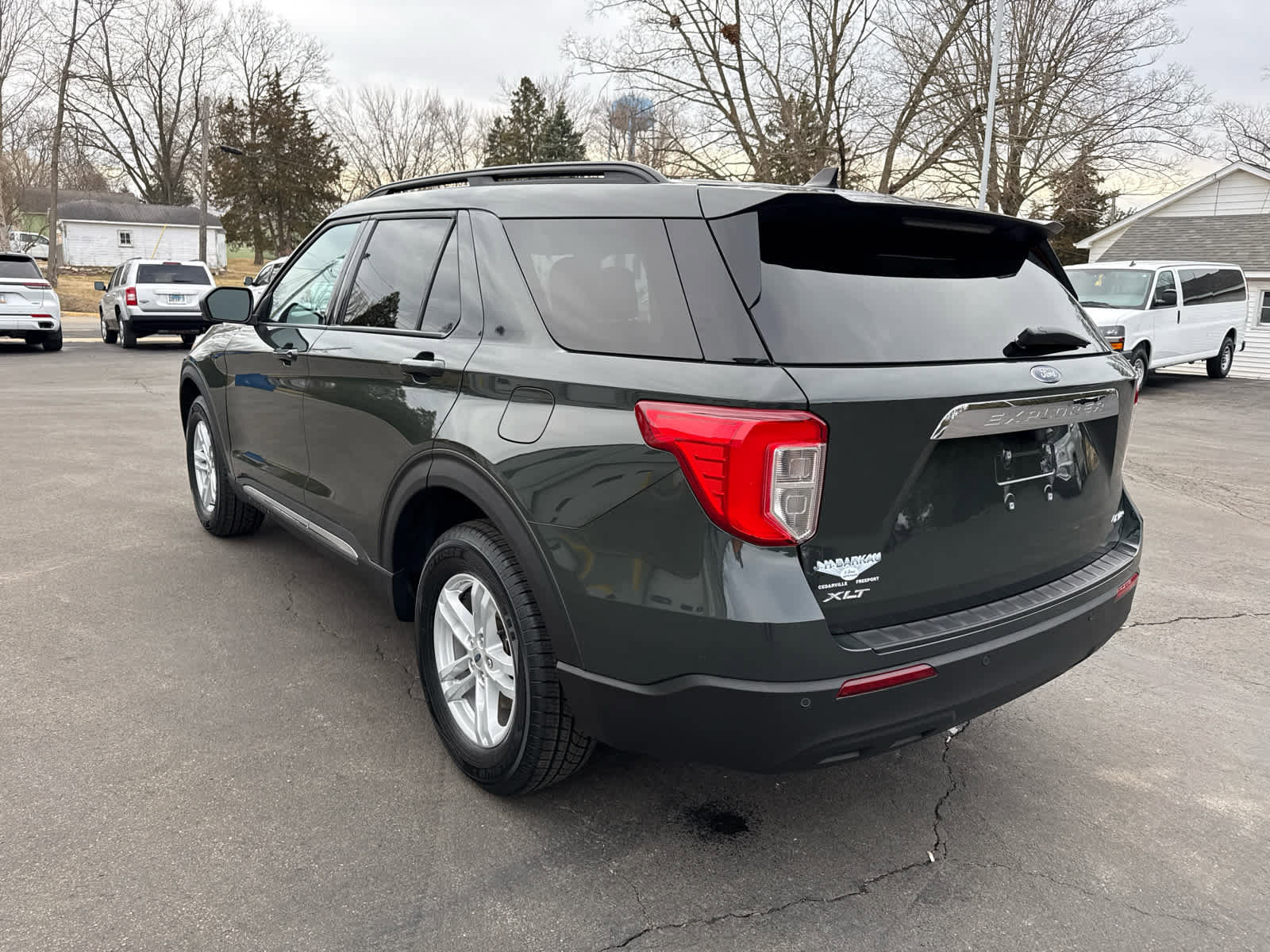 Used 2023 Ford Explorer XLT image 5
