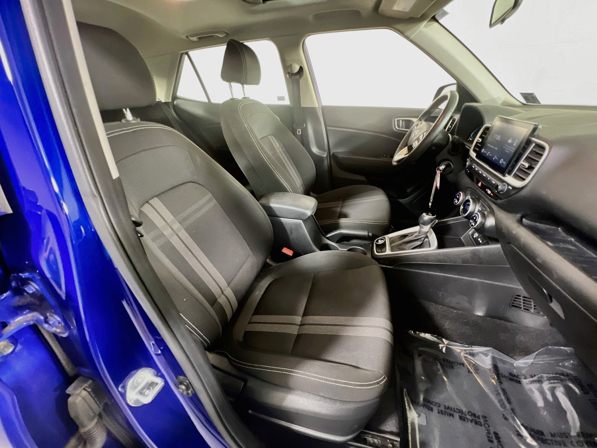 Used 2023 Hyundai Venue SEL FWD image 26