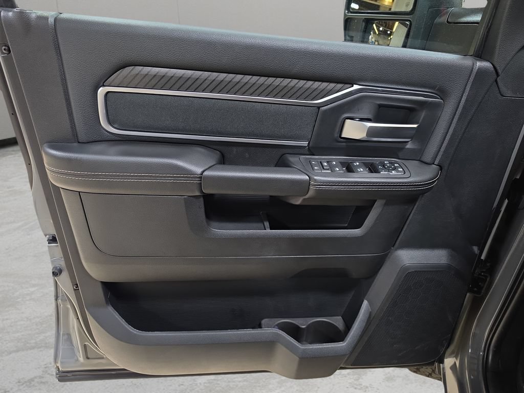 New 2027 RAM 3500 Big Horn AWD/4WD image 13
