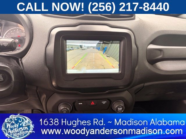 Used 2018 Jeep Renegade Latitude FWD image 12