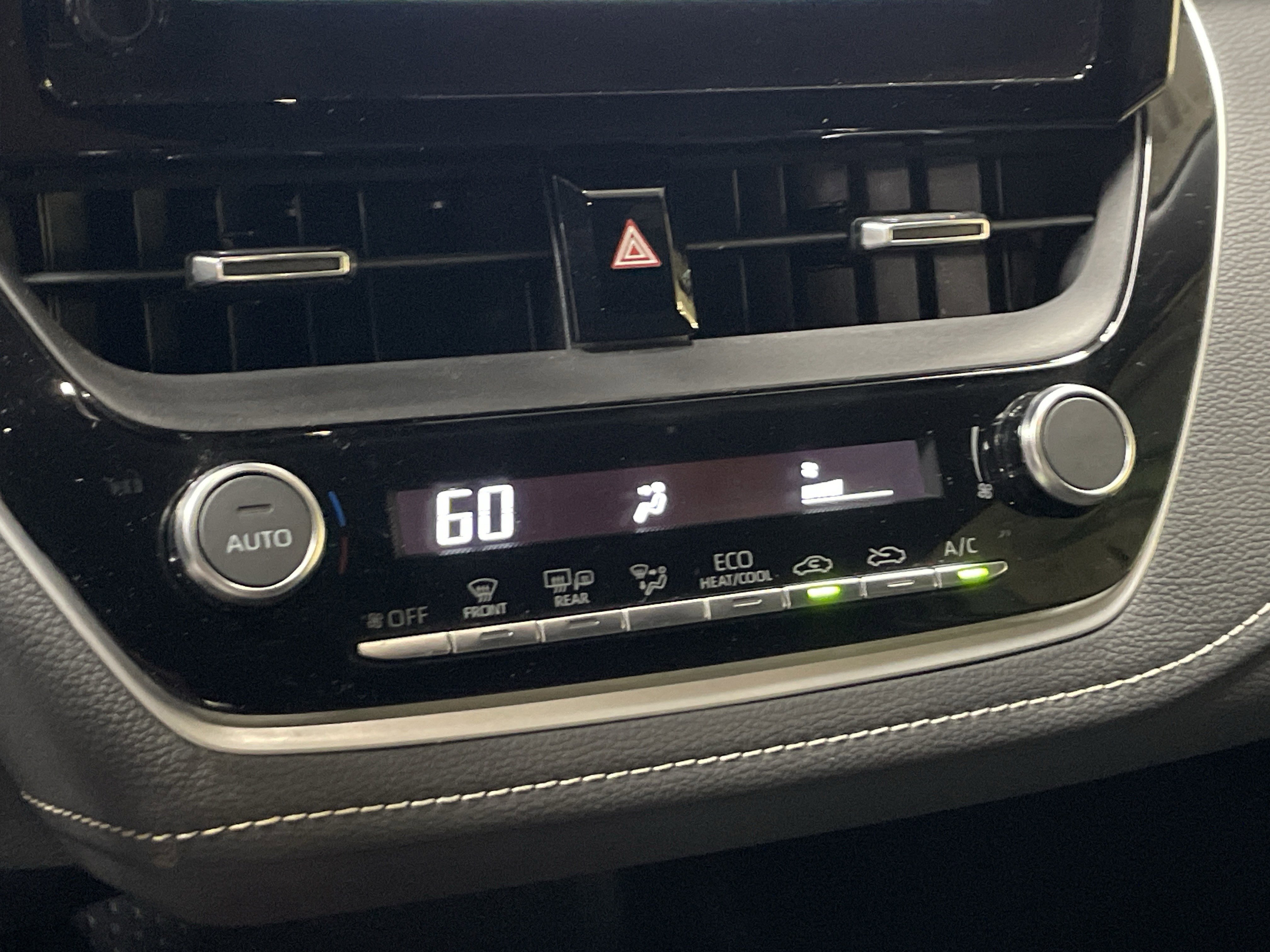 Used 2024 Toyota Corolla SE FWD image 21