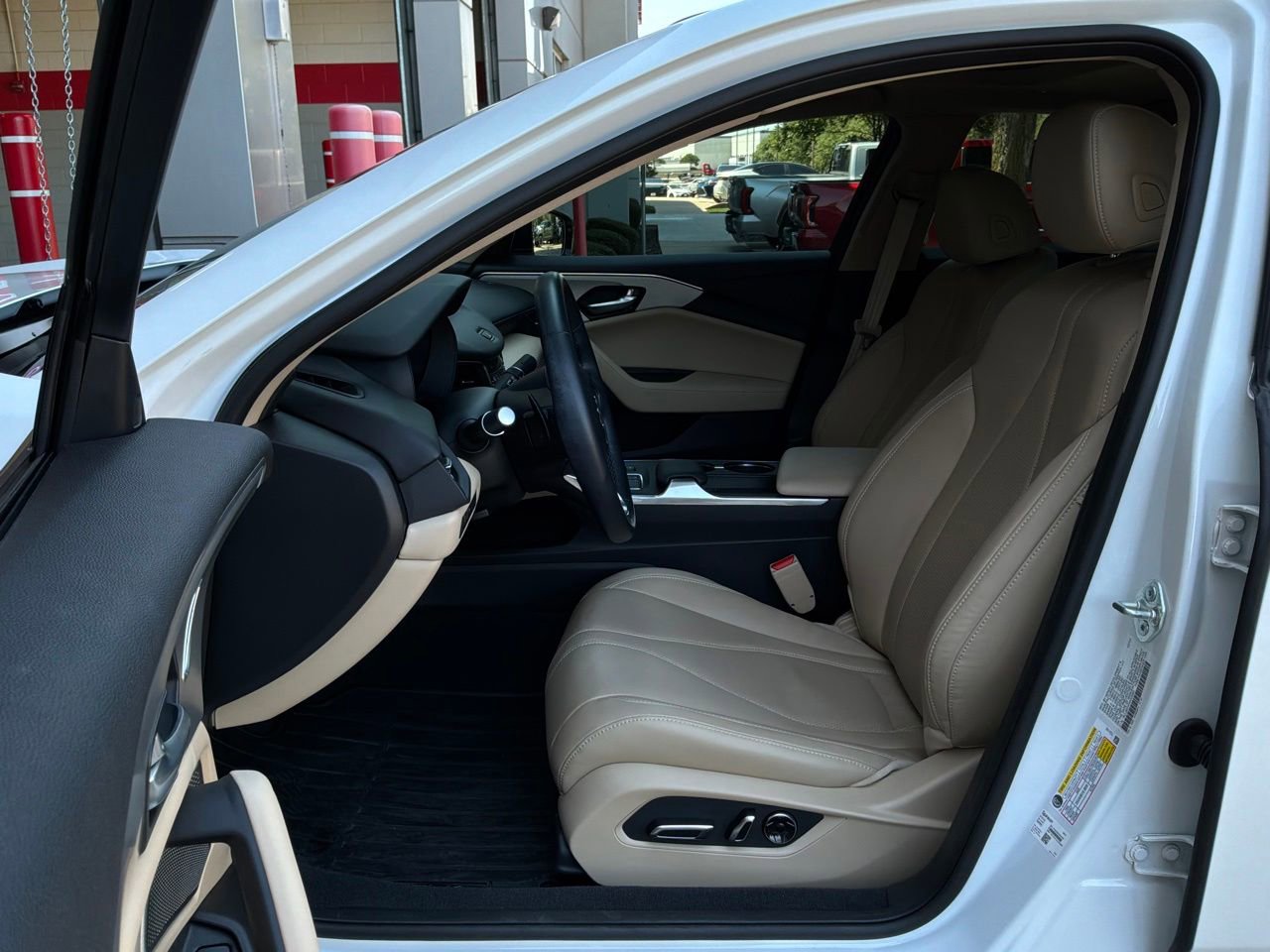 Used 2025 Acura TLX w/ Technology Package FWD image 8