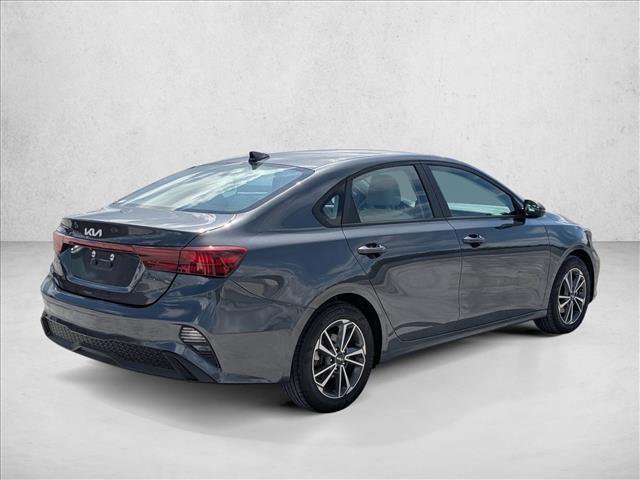 Used 2023 Kia Forte LXS w/ LXS Technology Package FWD image 5