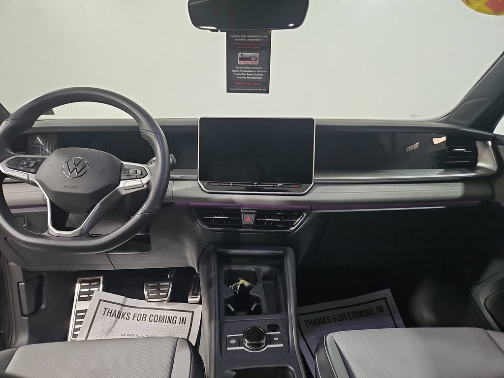 Certified 2025 Volkswagen Tiguan SE R-Line AWD/4WD image 20