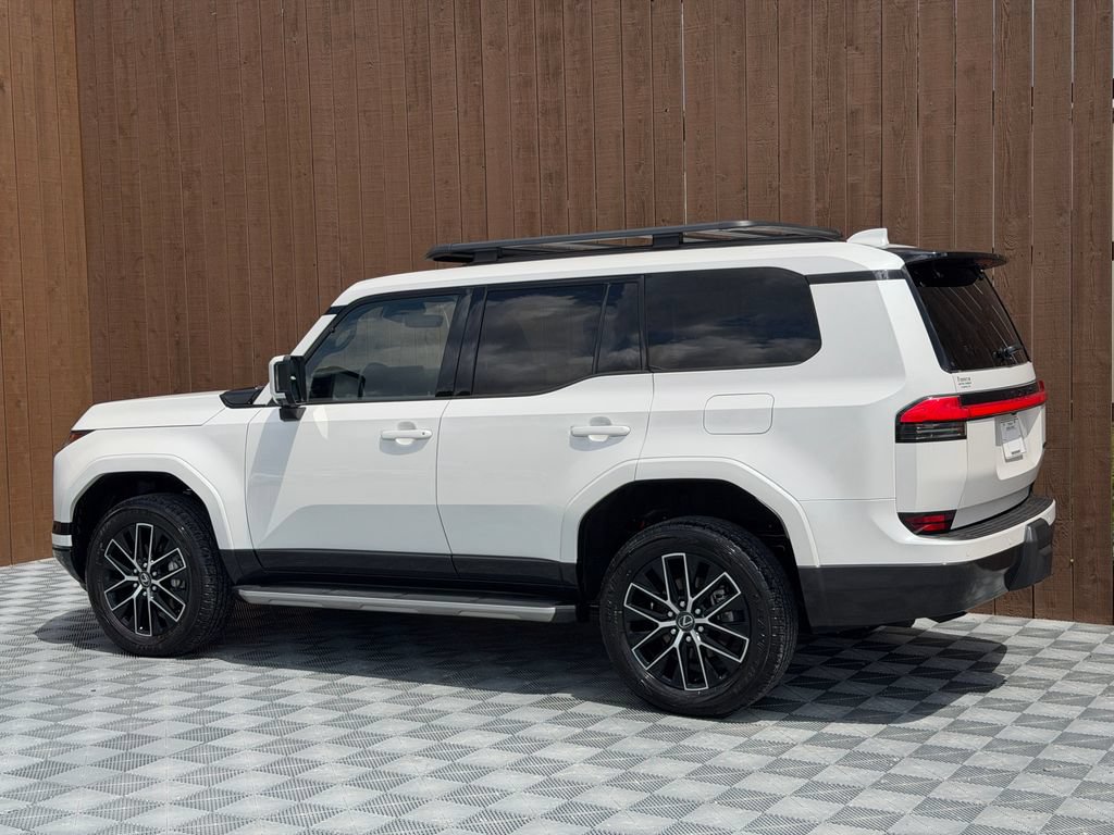Used 2024 Lexus GX 550 w/ Accessory Package (31) AWD/4WD image 16
