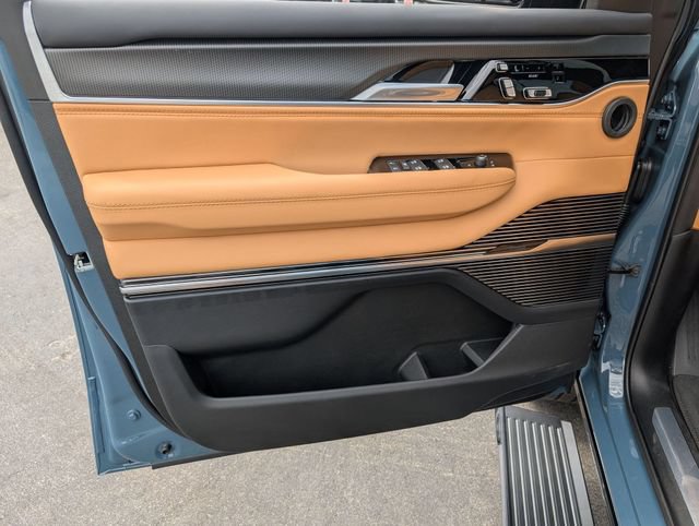 New 2026 Jeep Grand Wagoneer Summit AWD/4WD image 9