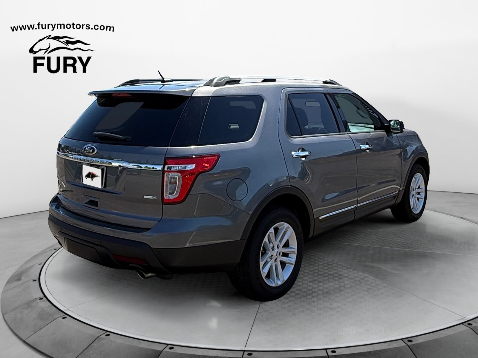 Used 2014 Ford Explorer XLT w/ Equipment Group 202A AWD/4WD image 3