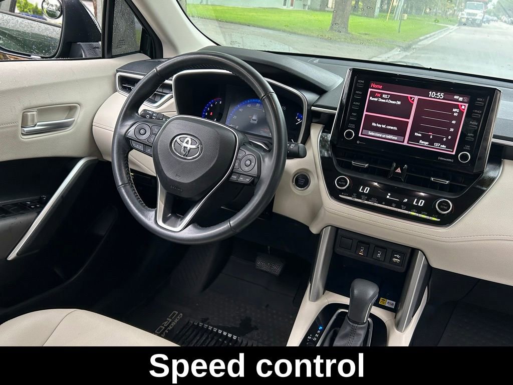 Used 2022 Toyota Corolla Cross XLE image 10