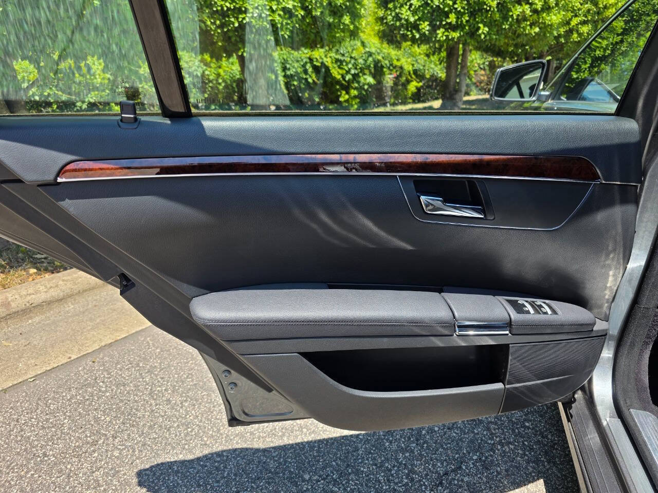 Used 2011 Mercedes-Benz S 550 w/ Sport Pkg Plus One image 32