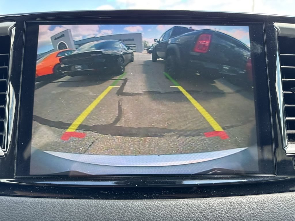 Used 2024 Chrysler Pacifica Touring-L FWD image 34