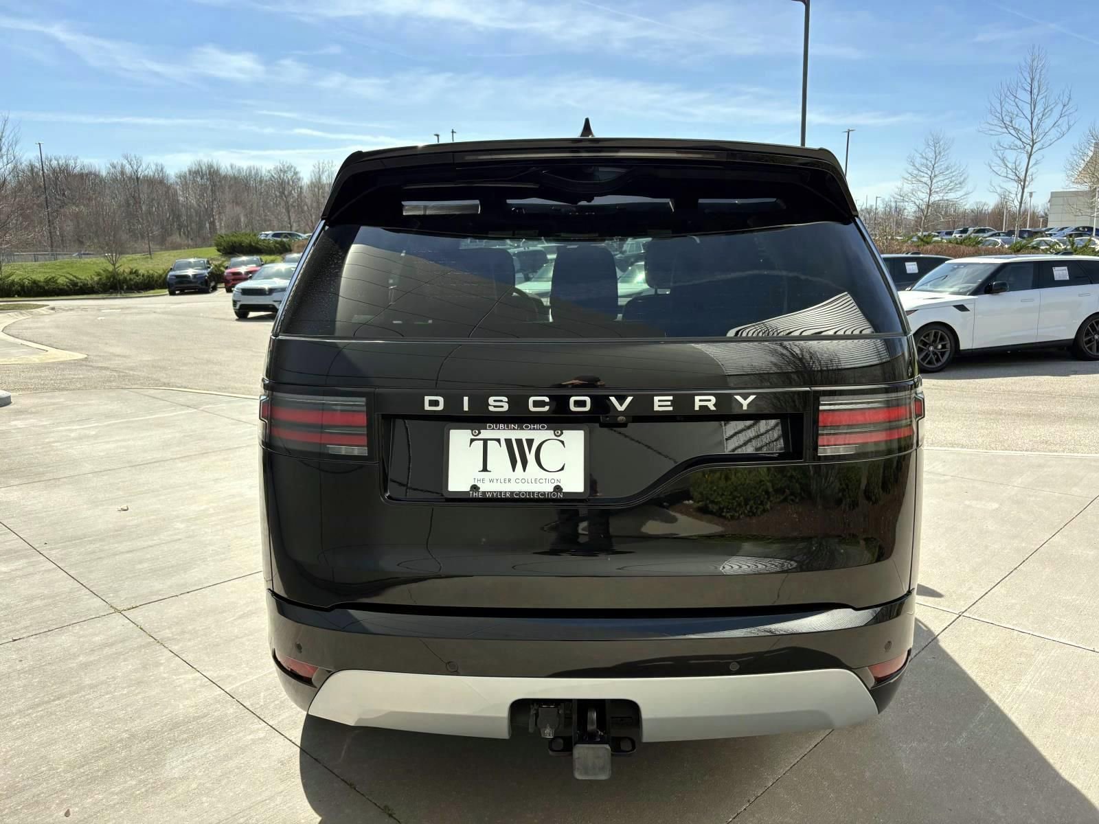Used 2025 Land Rover Discovery Metropolitan Edition AWD/4WD image 6