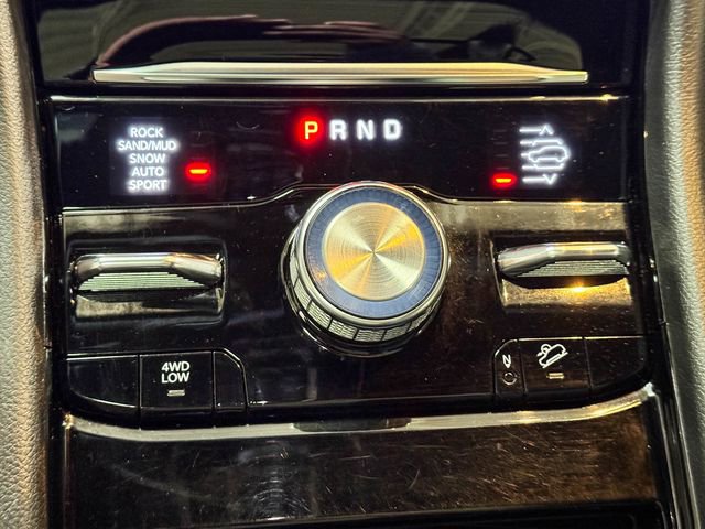 Used 2022 Jeep Grand Cherokee Overland w/ Luxury Tech Group IV image 47