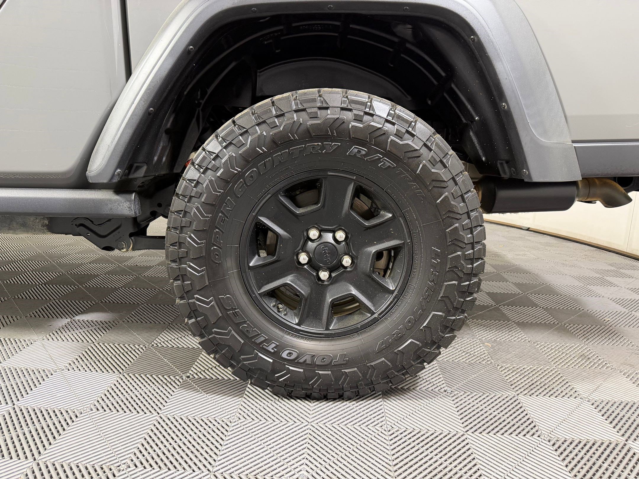 Used 2020 Jeep Gladiator Mojave AWD/4WD image 18