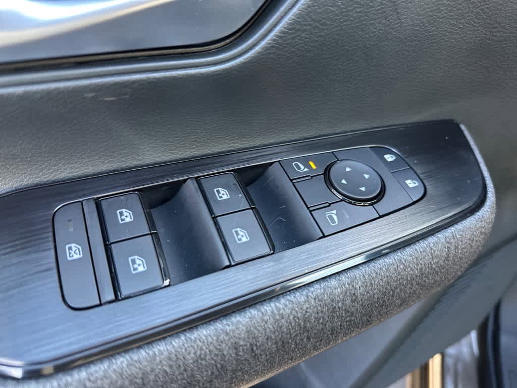 Used 2026 Nissan Kicks SV image 11