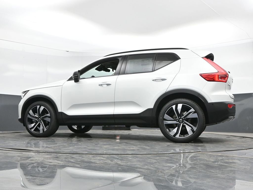 New 2025 Volvo XC40 B5 Plus w/ Protection Package Premier image 44
