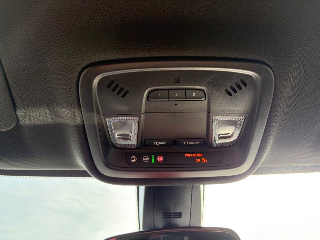 Used 2023 Chevrolet Traverse LT image 25