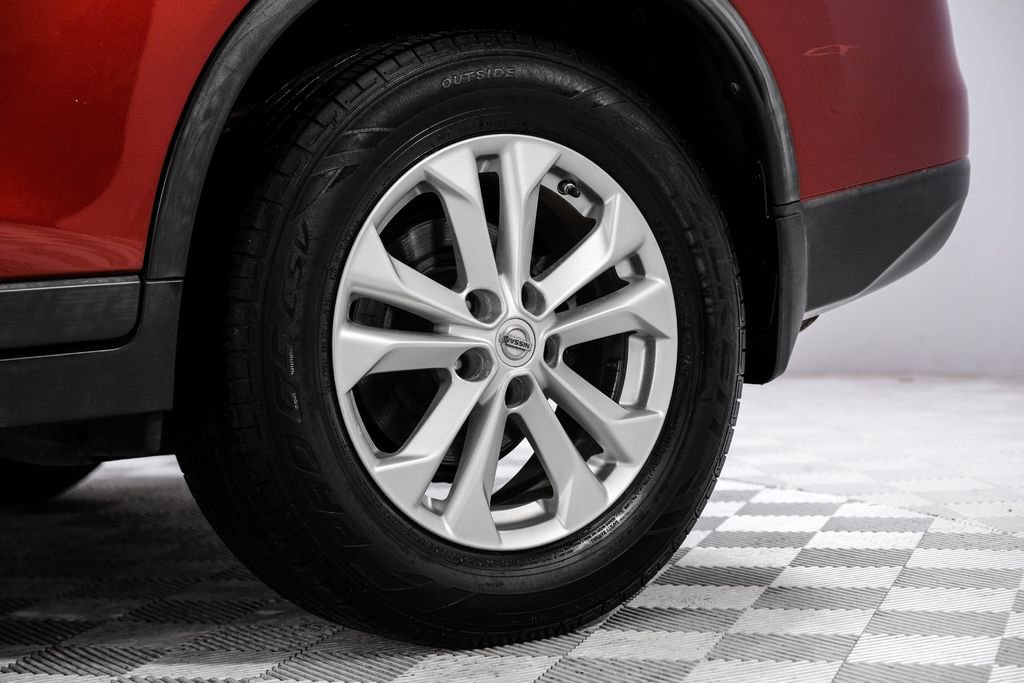 Used 2015 Nissan Rogue SV image 54