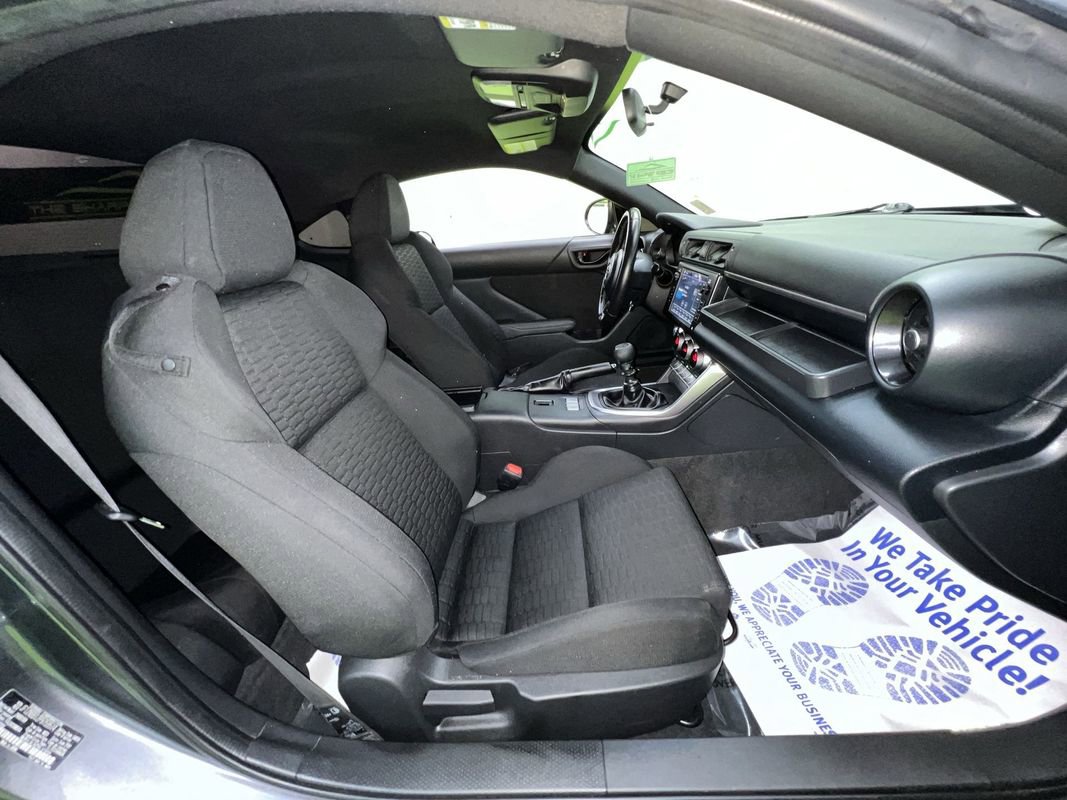 Used 2023 Toyota GR86 w/ ALL Weather Mat Package (TMS) RWD image 28