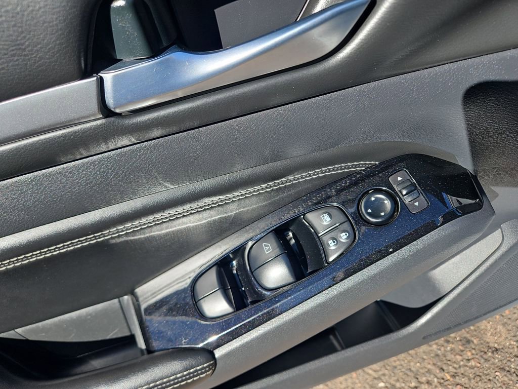 Used 2023 Nissan Altima 2.5 SL FWD image 11