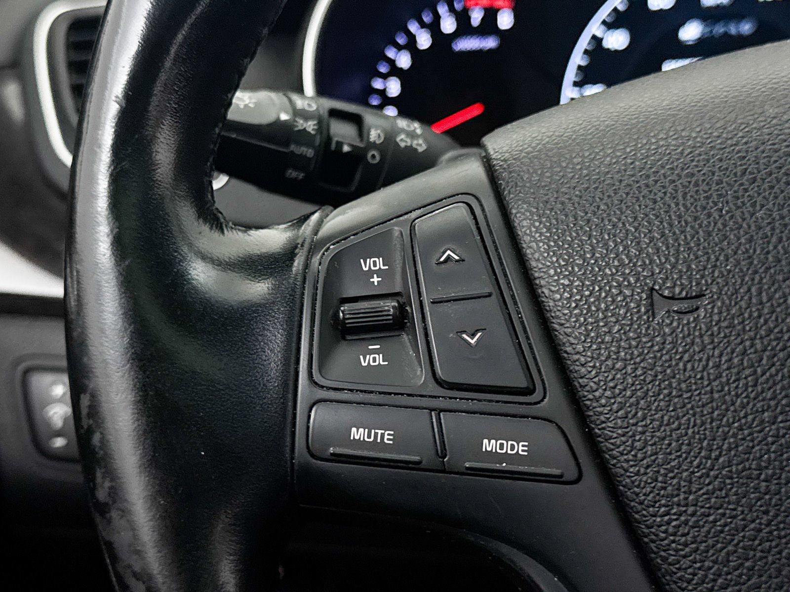 Used 2014 Kia Cadenza Premium w/ Luxury Package FWD image 29